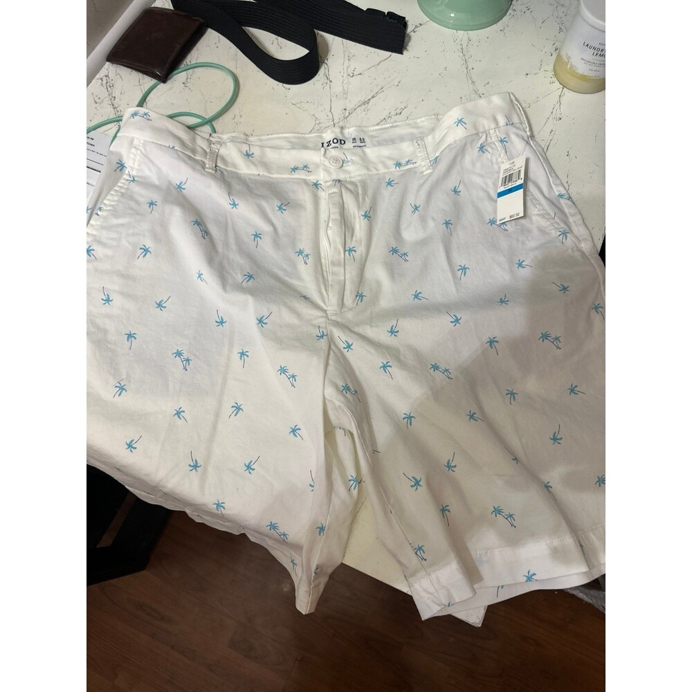 NWT IZOD Harborside Palm Tree Print Shorts - Size 36